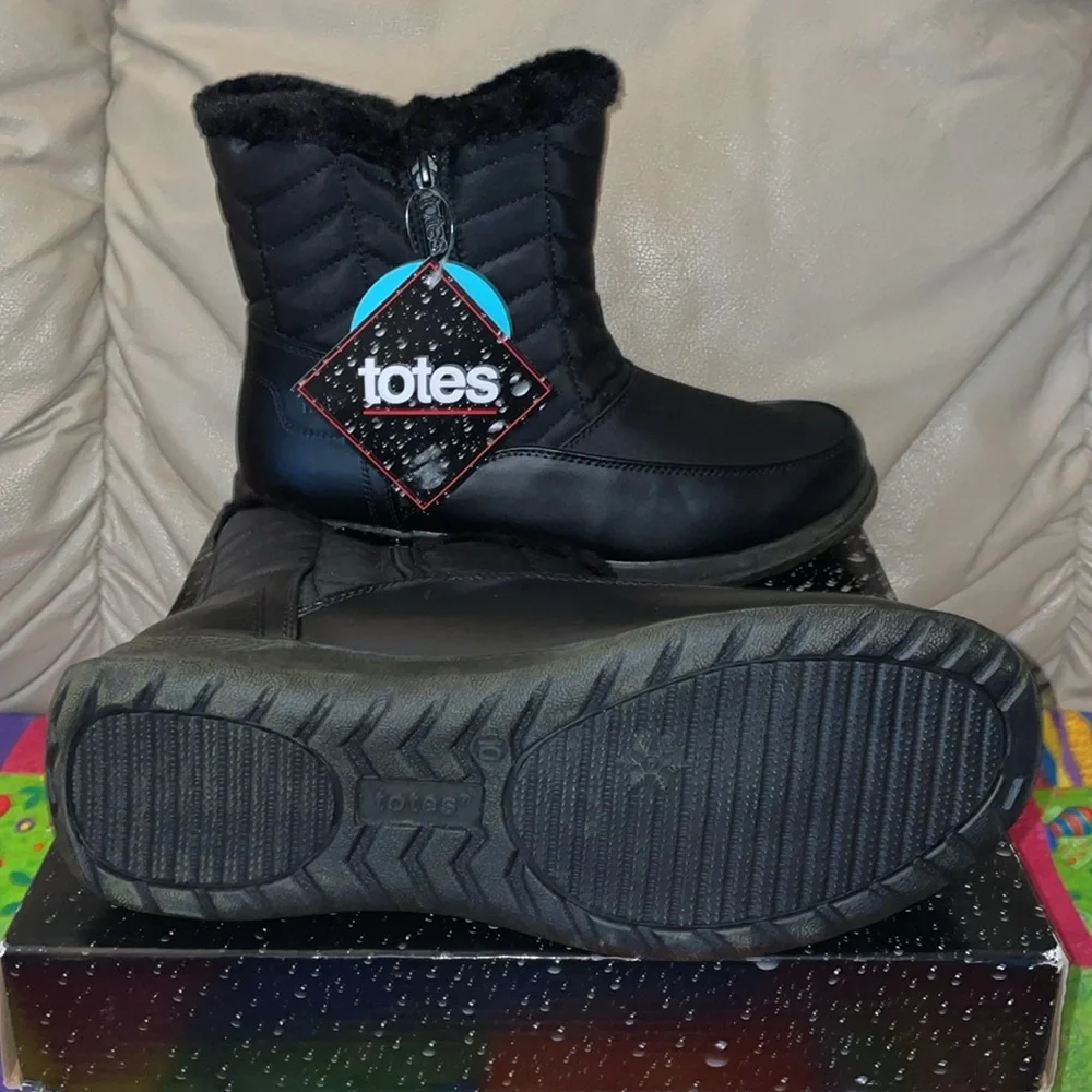 NIB Totes Jarablack Black Boots. Size 10M. - Picture 4 of 8